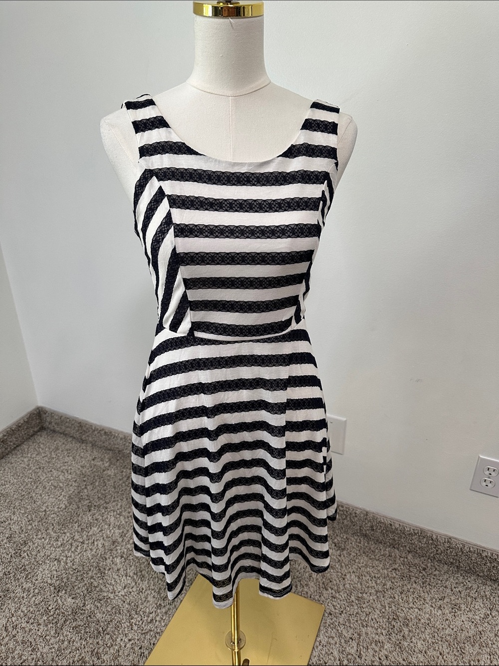 🦎 Zealous Skater Dress